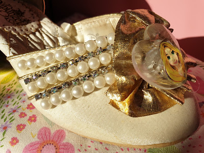 puntera de los zapatos de boda de rapunzel del disfraz de edicion limitada 2012