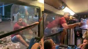 Um homem em Belém-PA pega no flagra sua mulher com o amante dentro do ônibus