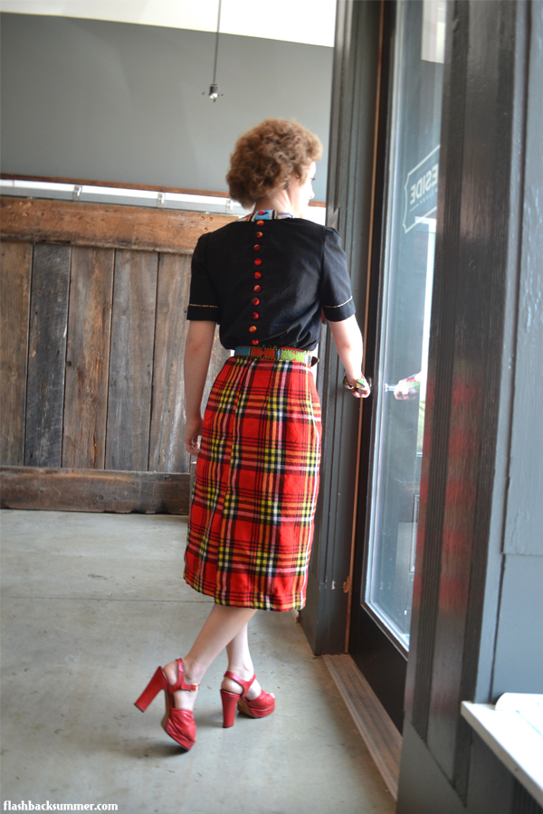 Flashback Summer: Maasai-Inspired 1950s Vintage Skirt