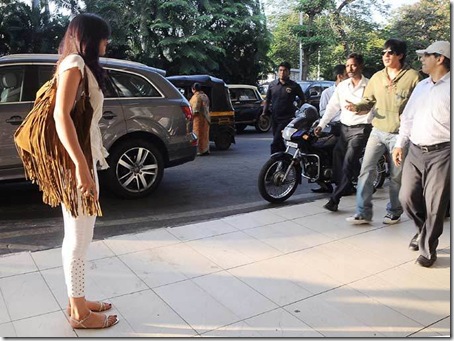 Shahrukh-Khan-Deepika-Padukone-Chennai-Express-Shooting-Goa-6