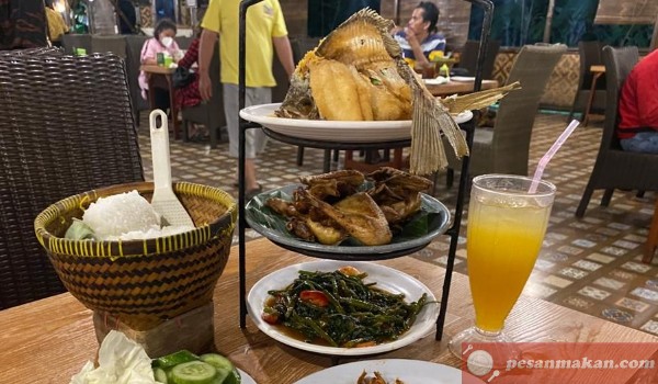 Review Kampung Kecil Jambi: Daftar Menu, Harga Makanan, Nomor Telepon dan Lokasi