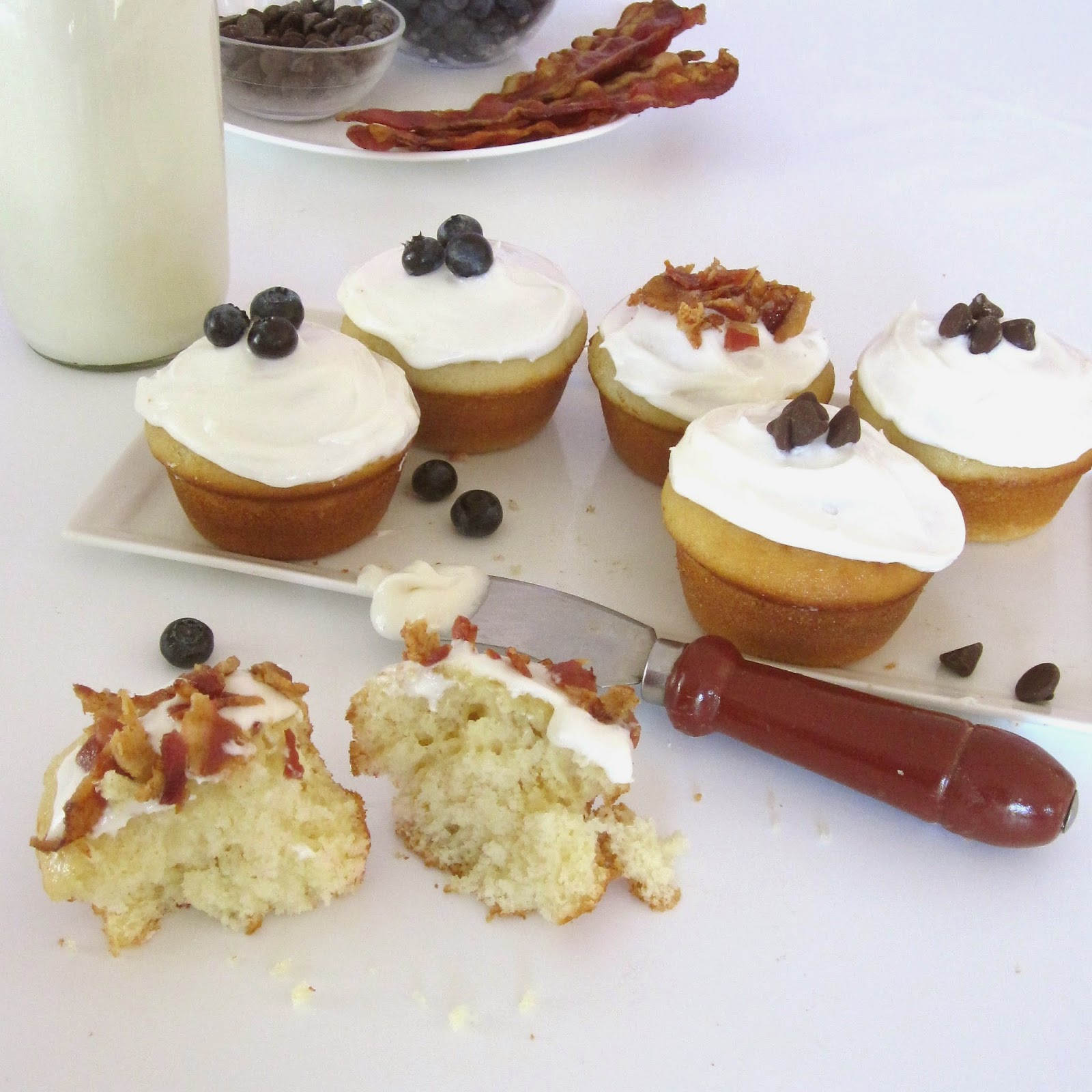 http://blog.dollhousebakeshoppe.com/2011/03/pancake-breakfast-cupcake.html