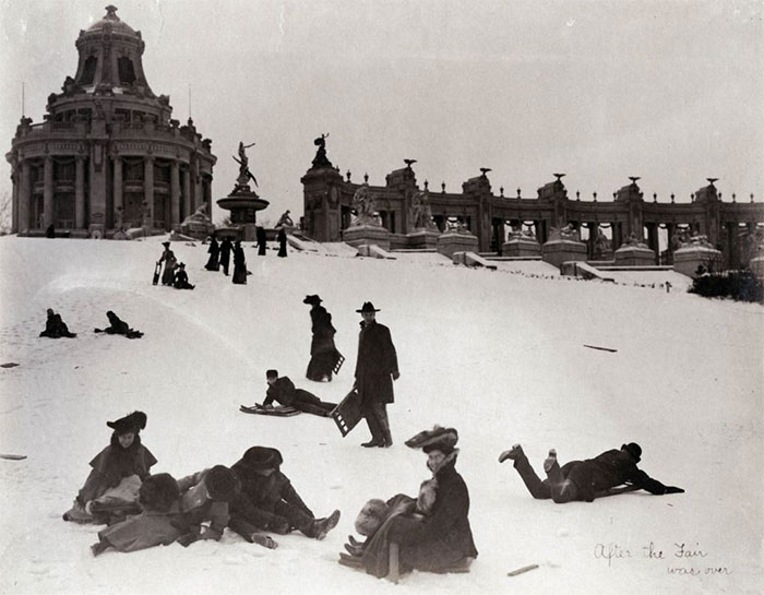 60 Inspiring Historic Pictures That Will Make You Laugh And Cry - Sledding Down Art Hill After The 1904 World’s Fair Was Over, St Louis, 1904