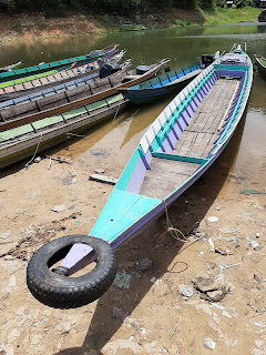 Perahu di dermaga tiwingan