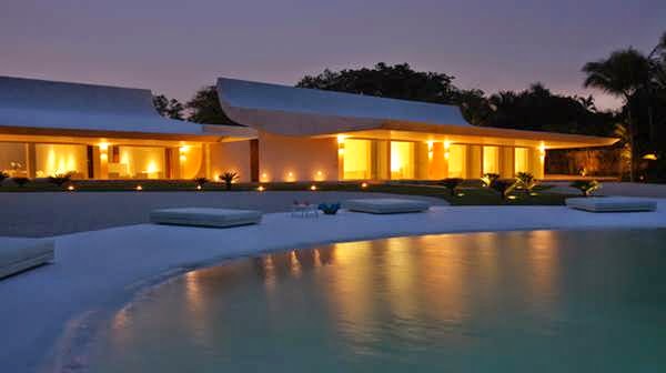 Caribbean House Design in the Dominican Republic with Curved Roof