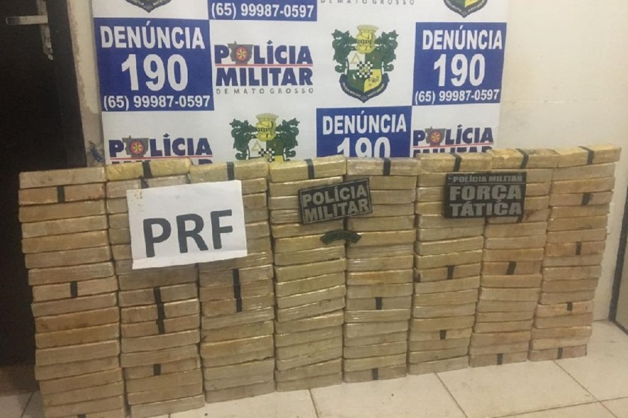 PM prende três e apreende 150 kg de droga em Tangará