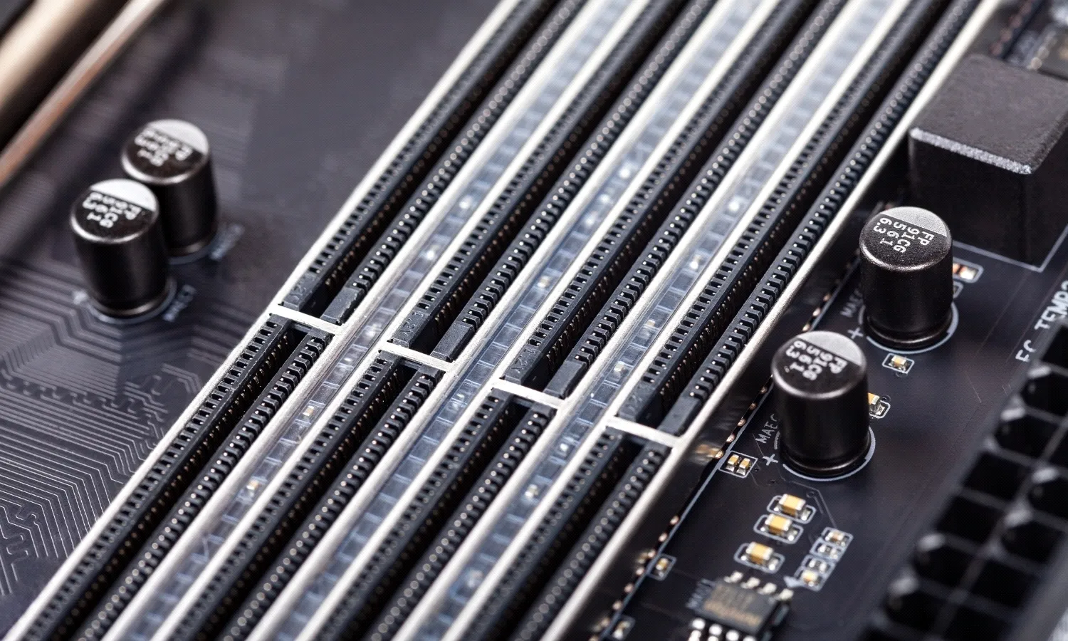 What Are The Differences Between LPDDR5 and DDR5?