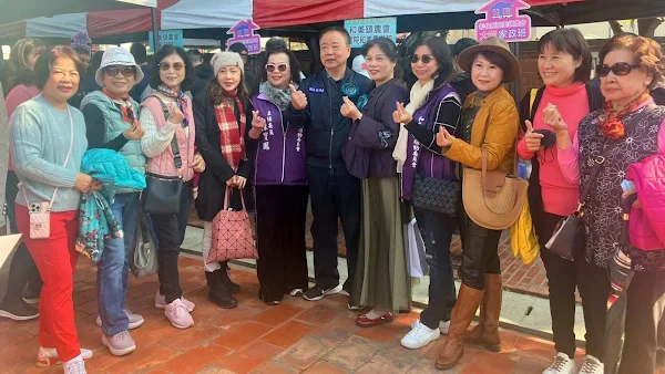 ▲為推動和美鎮文化與經濟發展，和美鎮公所於今日上午在國定古蹟道東書院舉辦「和美美食文化伴手禮暨農特產品展」，和美鎮長林庚壬期望透過此活動吸引更多遊客，為地方經濟注入活力。 （記者林明佑翻攝）