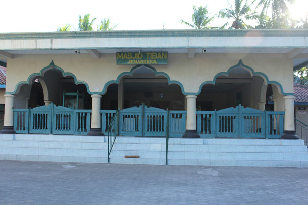 Nampak Depan Masjid Tiban Jenar