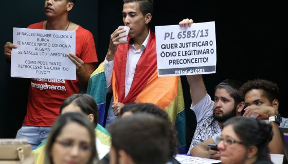 Estatuto da Família, que retira direitos da união gay, avança na Câmara