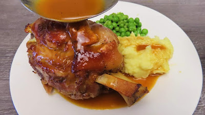 Svinjske Koljenice Pečene u Pivu | Roasted Pork Knuckle with Beer Gravy