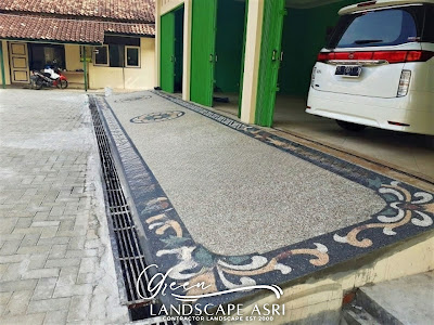 Jasa Pemasangan Batu Koral Sikat