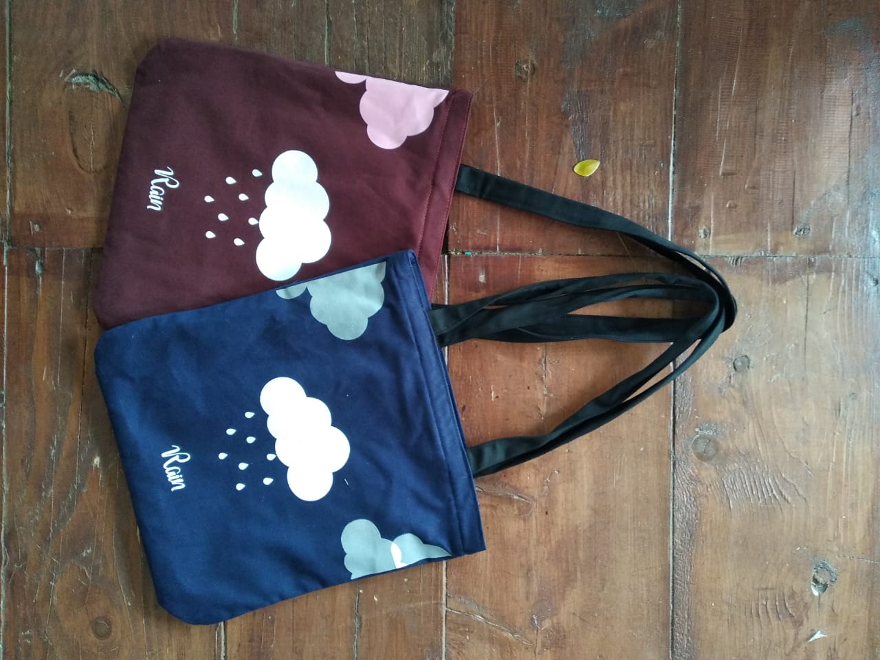 melayani pemesanan tas tote bag ransel bisa custom dengan desain bebas dari Kemiren Srumbung Magelang