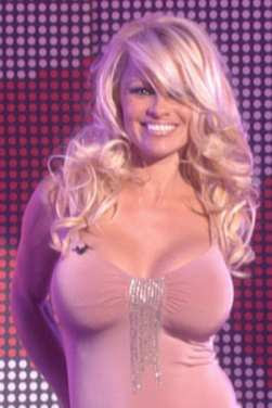 Pamela Anderson Plans To Go Serious