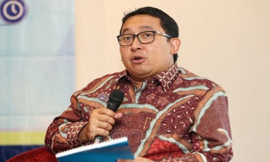 Fadli Zon: Betul Juga, Kenapa Hajatan Dibubarkan Tetapi TKA China Dibiarkan Masuk?