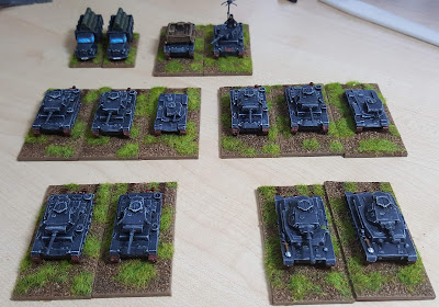 Early war Panzer Division with Panzer IIs, Panzer IIIs, Panzer IVs and a supply and repair company picture 1