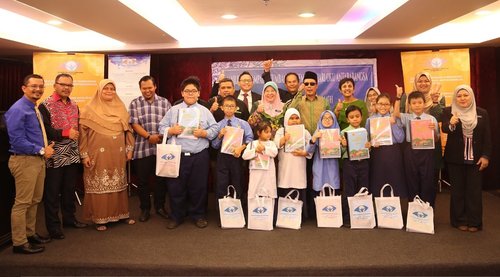 Nestlé Sumbang Bahan Bacaan Braille kepada Yayasan Orang Buta Malaysia