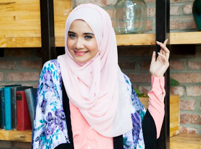 Model Hijab Zaskia Sungkar