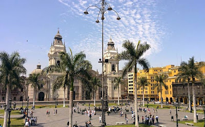 Praça em Lima