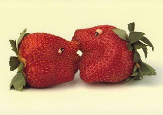 sweet strawbery kissing