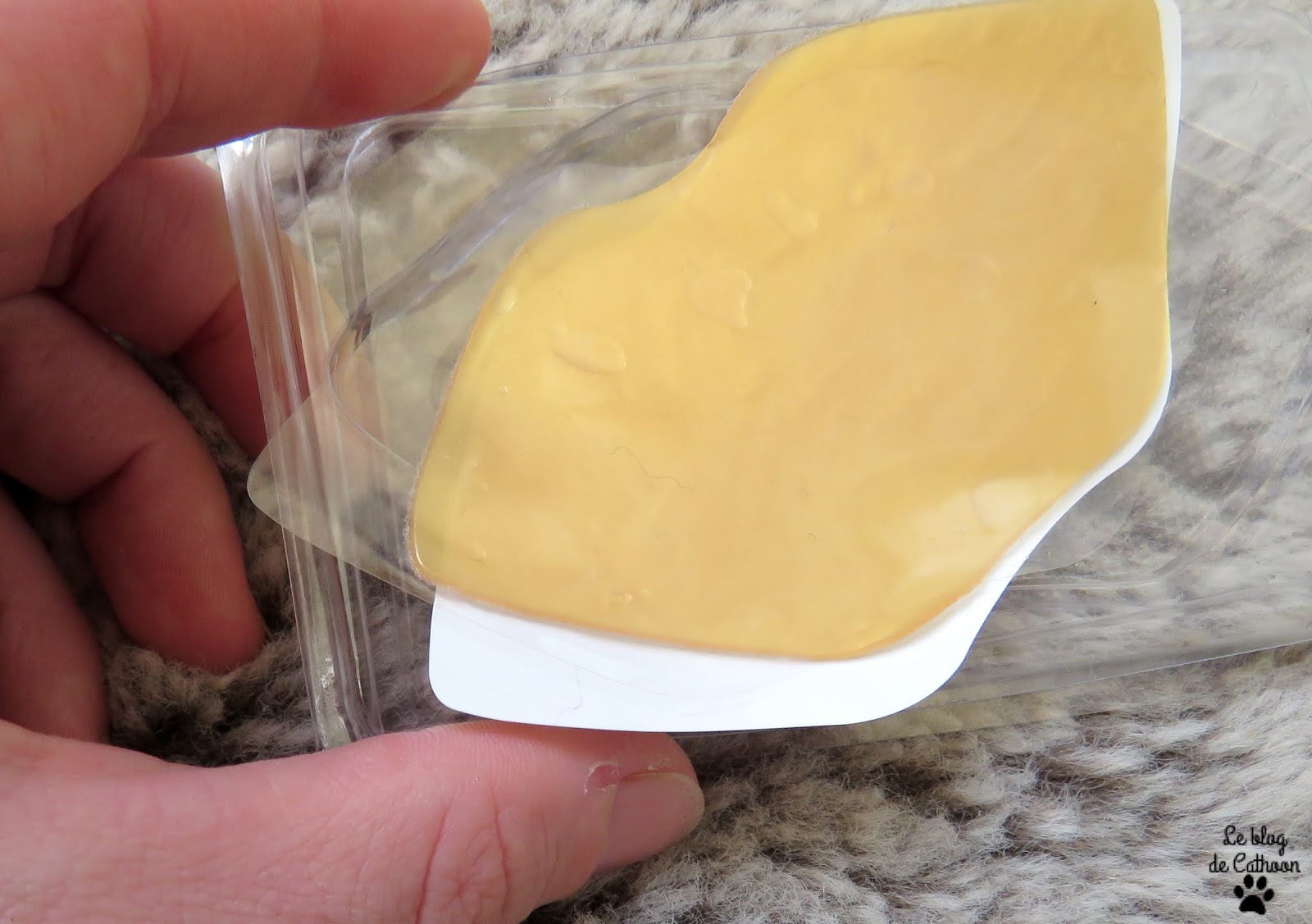 Gold Lip Mask - Masque Lèvres Doré - Action