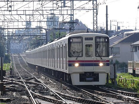 京王電鉄　区間急行　若葉台行き9　9030系