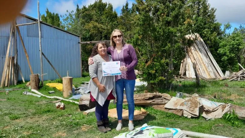 Mujeres de San Juan de la Costa reciben apoyo para sus emprendimientos