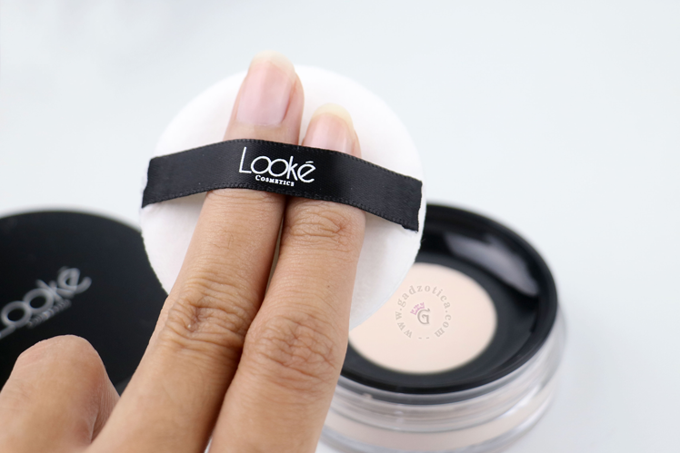 Looke Holy Smooth and Blur Loose Powder Puff