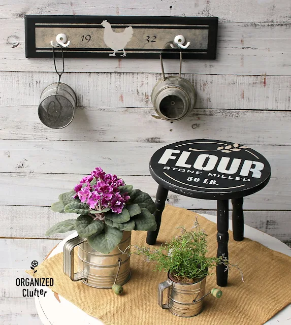 Fun Farmhouse Decor with Old Sign Stencils #oldsignstencils #stencil #upcycle #farmhousekitchen #farmhouse #farmhousestyle #dixiebellepaint