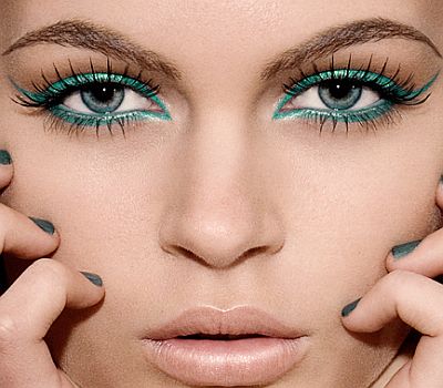   Makeup Tips on Distinct Blogging  Makeup Tips For Bigger  Better    Bolder Eyes