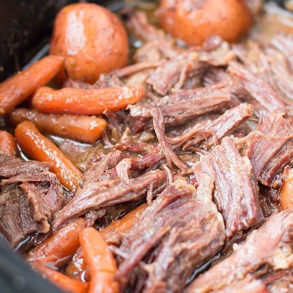 CLASSIC SLOW COOKER POT ROAST #dinner #healthydinner