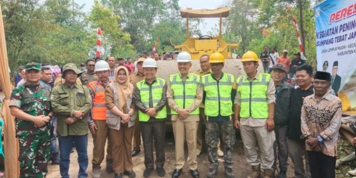 Bupati Kerinci Adirozal Resmikan Peningkatan Jalan Simpang Tebat Jambi – Danau Duo