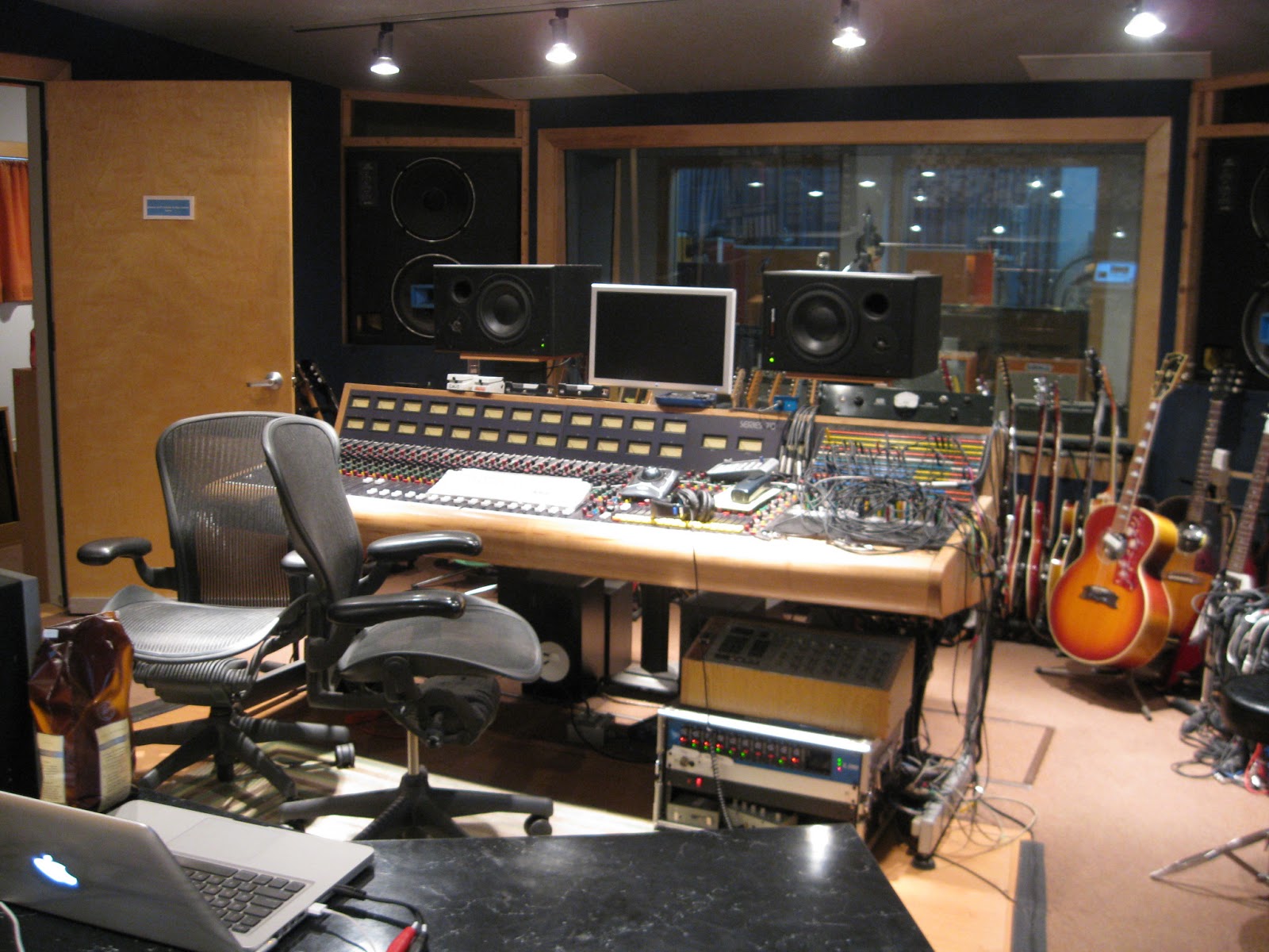 Recording Studio Twitter Backgrounds Wallpaper | PicsWallpaper.com