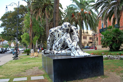 statue Artista Rabarama