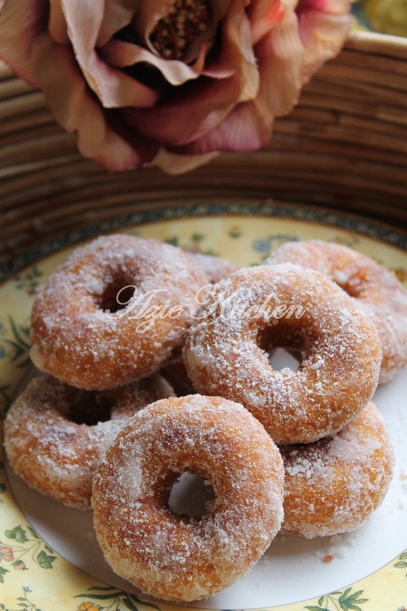 Kuih Keria - Azie Kitchen