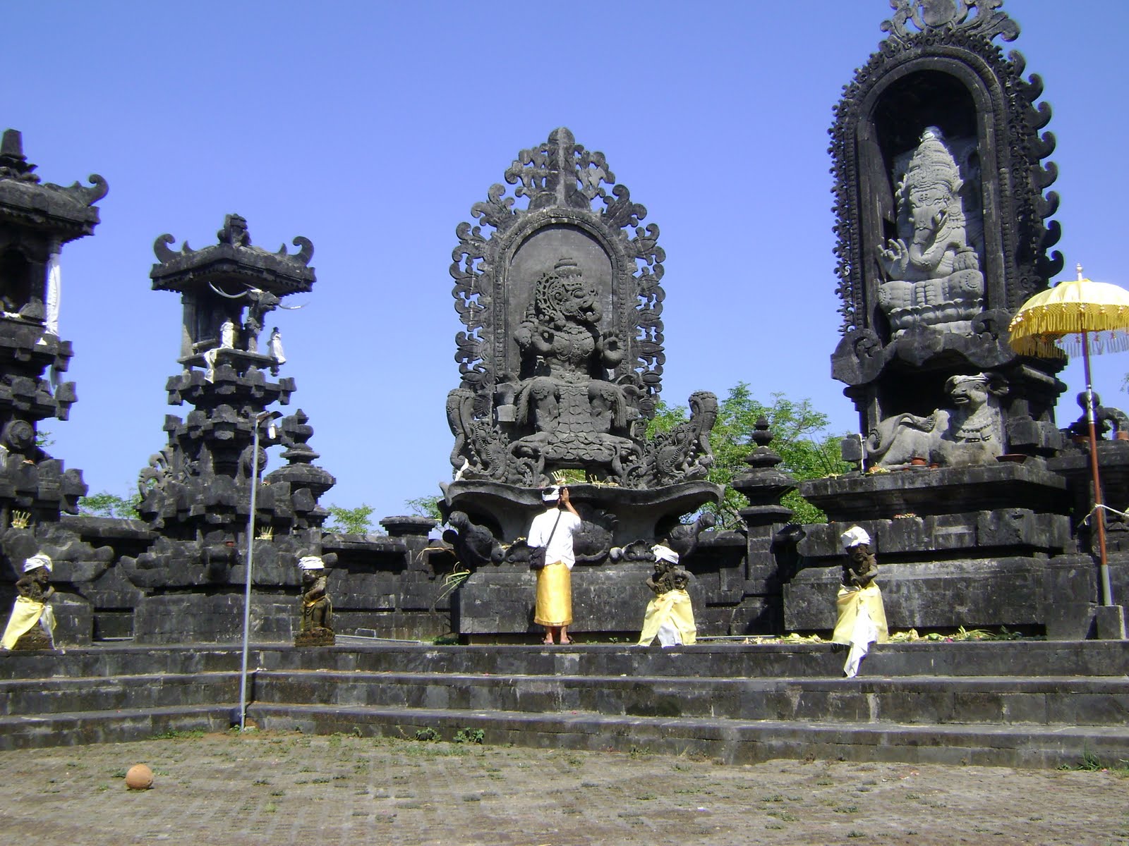  gambar  tempat beribadah agama  hindu 