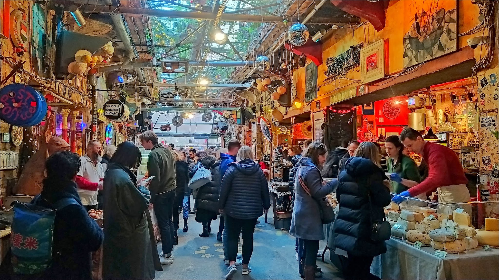 Budapeszt na weekend atrakcje ruin puby szimpla kert