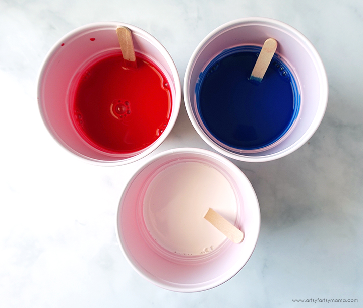 3-Ingredient Patriotic Sidewalk Chalk