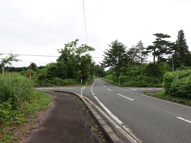 鳥取県道52号岸本江府線　鳥取県日野郡江府町吉原　陸上自衛隊 日光演習場　入り口