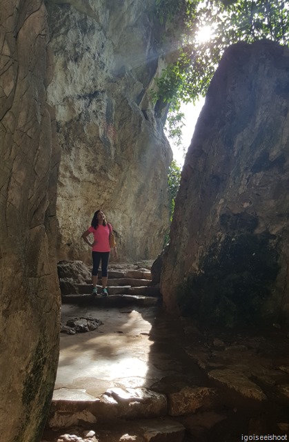 Passage leading into the Linh Nham Cave.