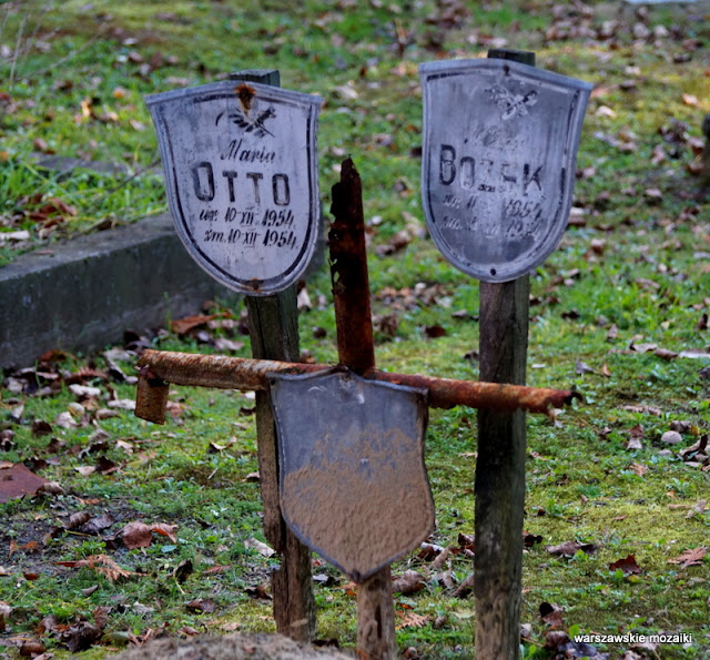 Powązki Powązkowska Warszawa Warsaw nekropolia Żoliborz groby żołnierzy wojskowi