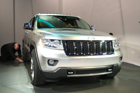 New 2011 Grand Cherokee Laredo 4 x 4 will start to 32995 