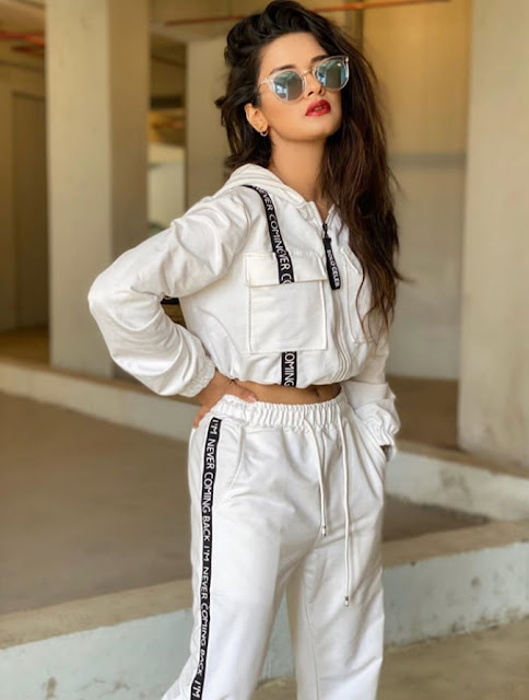 Avneet Kaur Pics | avneet kaur images | avneet kaur new photos 2020