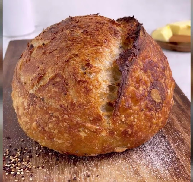 Popped quinoa sourdough bread