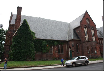 Building on College & Elizabeth