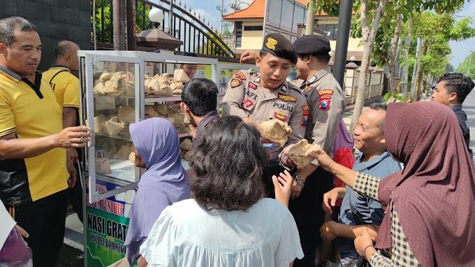 Jum’at Berkah, Polres Bojonegoro Sediakan Etalase Nasi Gratis