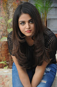 Wamiqa Gabbi stylish photo shoot-thumbnail-5