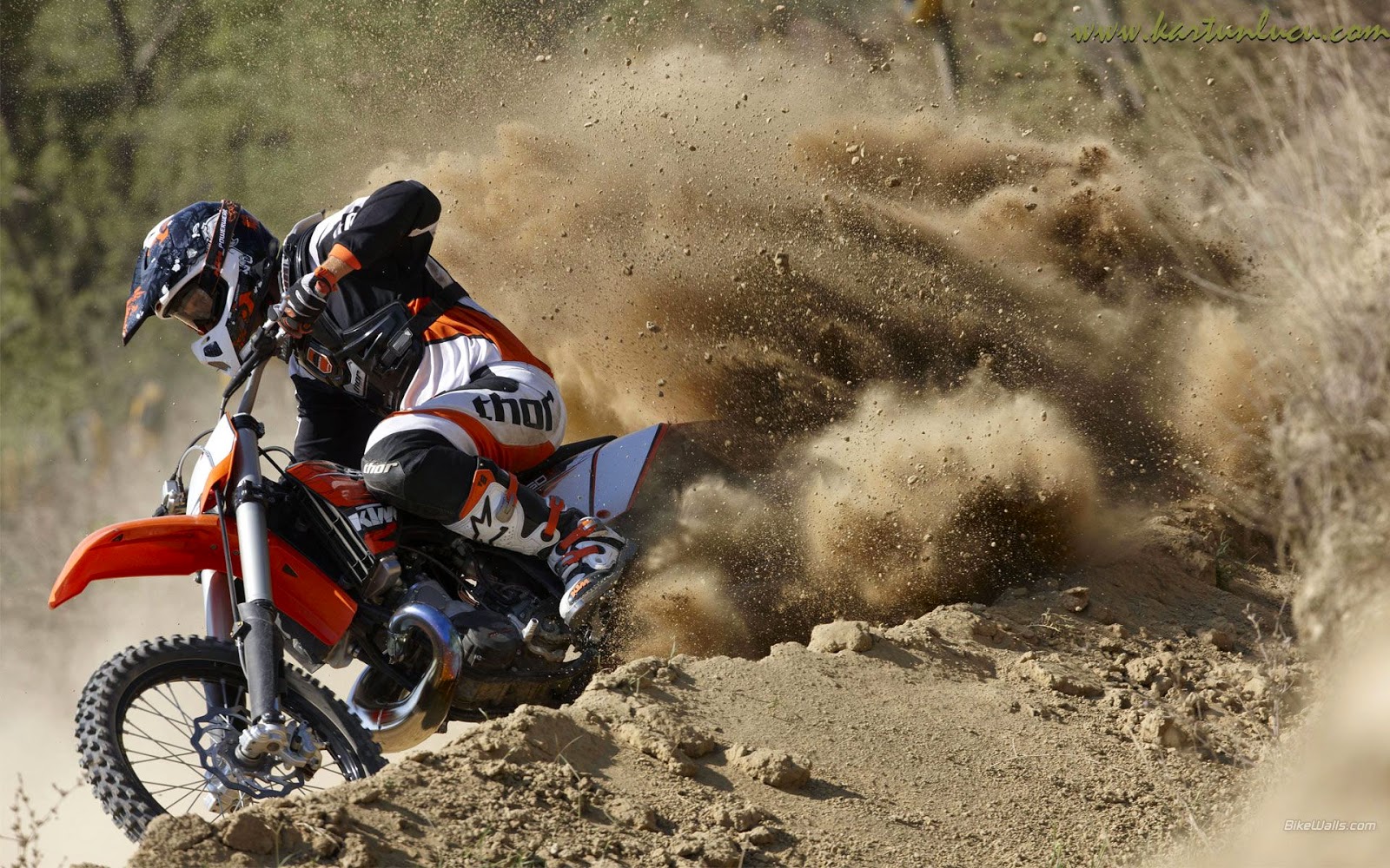 10 WALLPAPER KEREN AKSI RIDER MOTOR TRAIL Gambar Kartun Lucu Dan