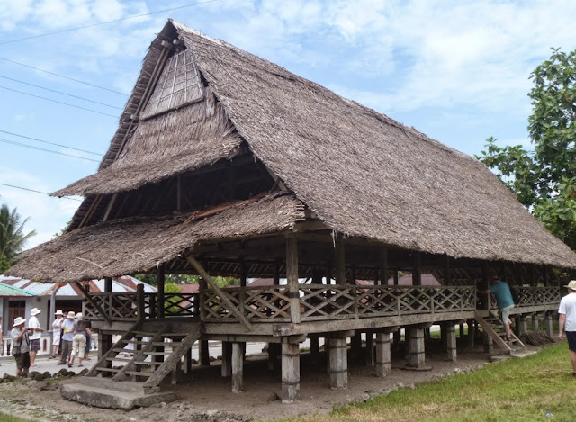 Yuk Kenali 2  Rumah Adat Khas Maluku & Karakteristiknya