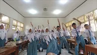 Semangat Baru di Bawah Mendung: SMK Negeri 1 Cilacap Awali Semester Genap Tahun 2025 dengan Kegiatan Positif di Kelas